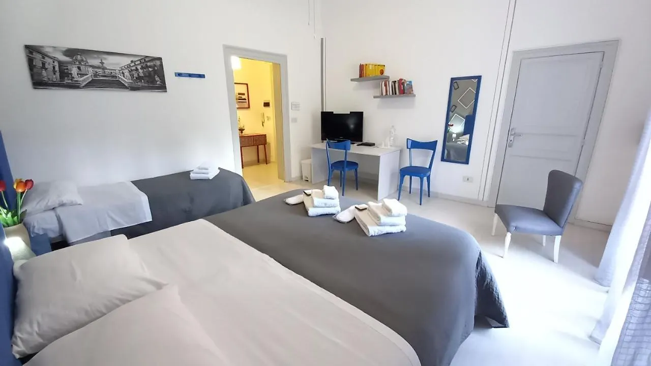 Bed&Book Palazzo Cutelli Bed & Breakfast Palermo 3*,